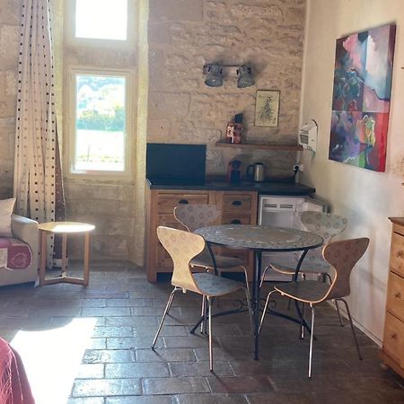 Mas De La Rivoire B&B Villevieille Экстерьер фото